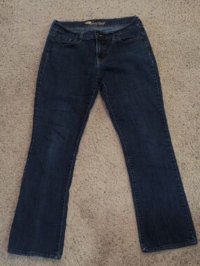 Old Navy Mid-rise Medium Wash Bootcut Jeans - The Sweetheart